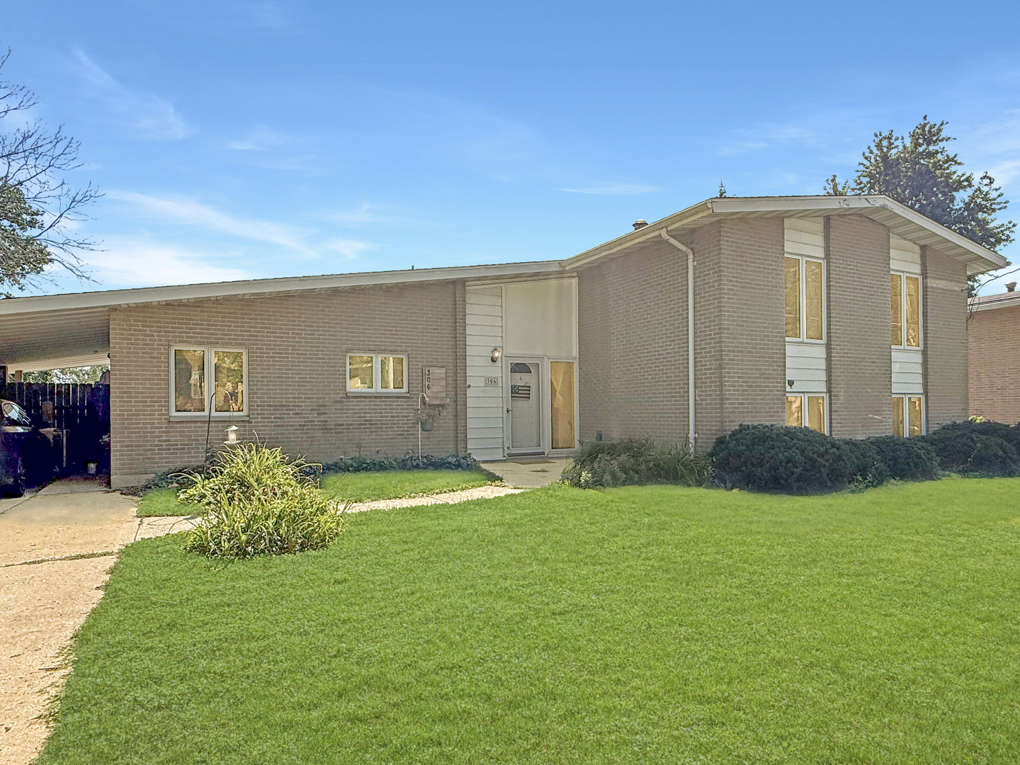 306 Naples Drive Rantoul, IL 61866 - Photo 2 of 26 Gallery Image 2