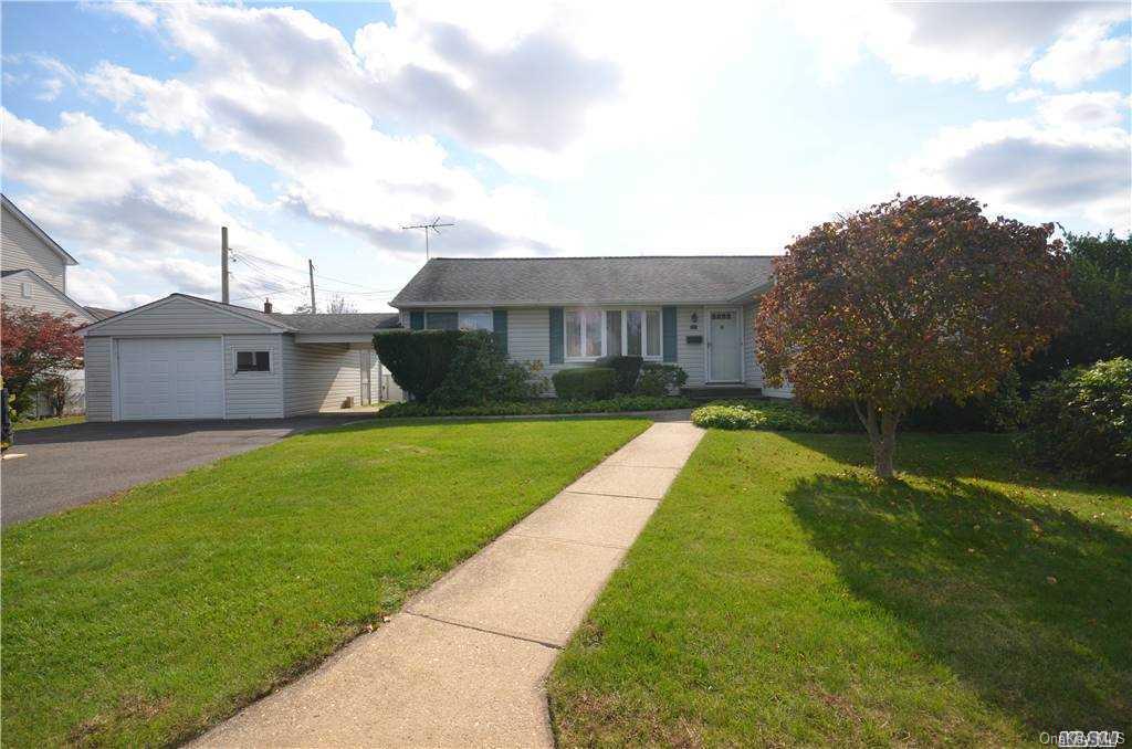 74 Berkshire Road Bethpage, NY 11714 - Photo 1 of 1 House Front