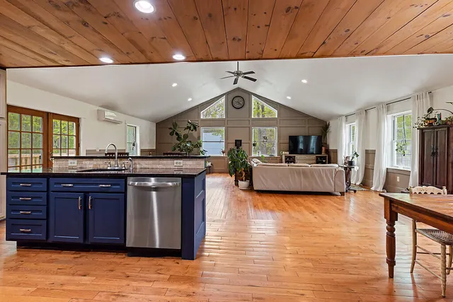 $669,000 | 39 Lobo Lane, West Gardiner, ME 04345