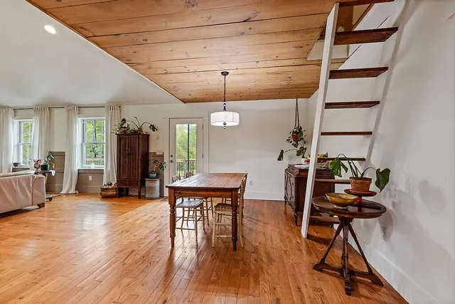 $669,000 | 39 Lobo Lane, West Gardiner, ME 04345