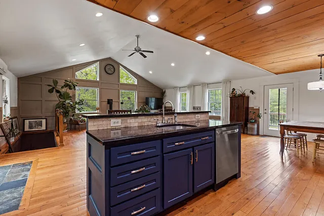 $669,000 | 39 Lobo Lane, West Gardiner, ME 04345