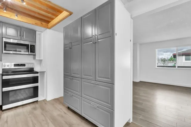 $299,000 | 5317 Winfield Way, Unit 4, Sacramento, CA 95841