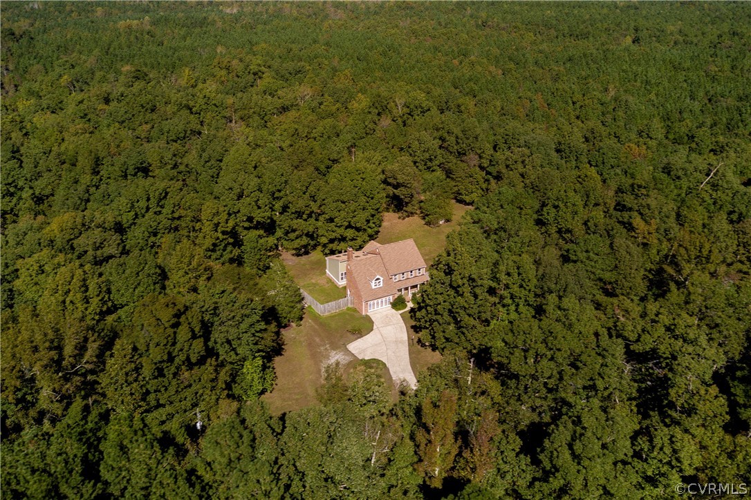 9200 Cattail Road Chesterfield, VA 23838 - Photo 2 of 37 a view of a small yard