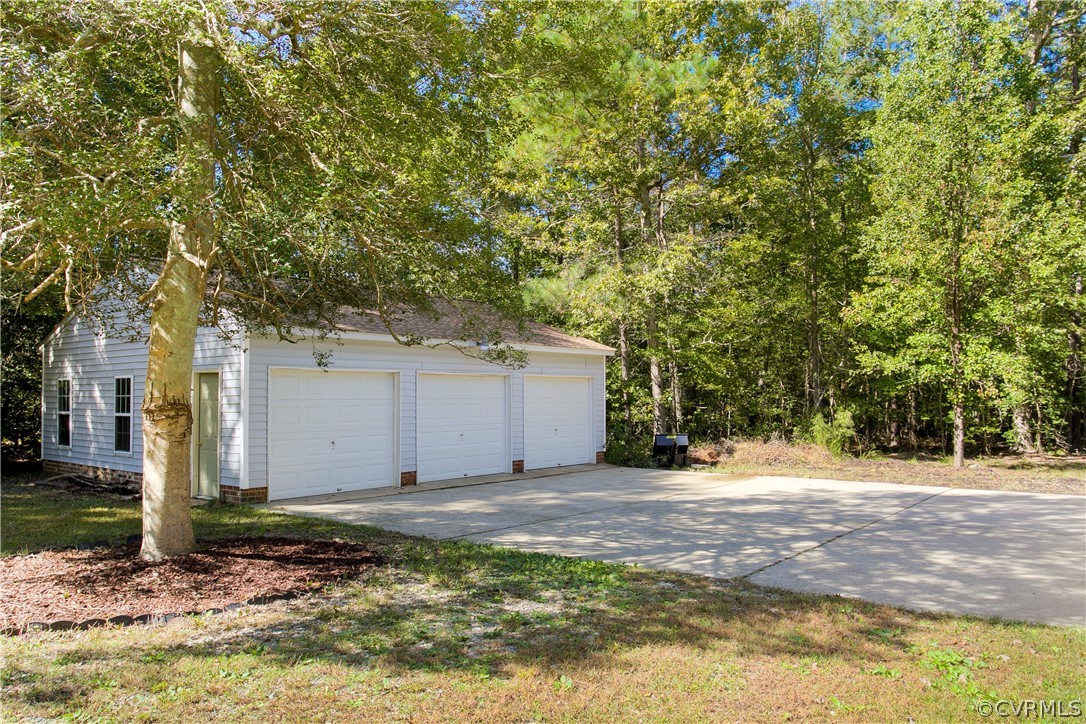 9200 Cattail Road Chesterfield, VA 23838 - Photo 37 of 37 a front view of a house with a yard