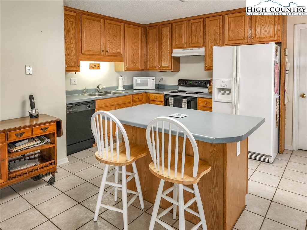 135 High Hopes Boone, NC 28607 - Photo 5 of 17 Gallery Image 5