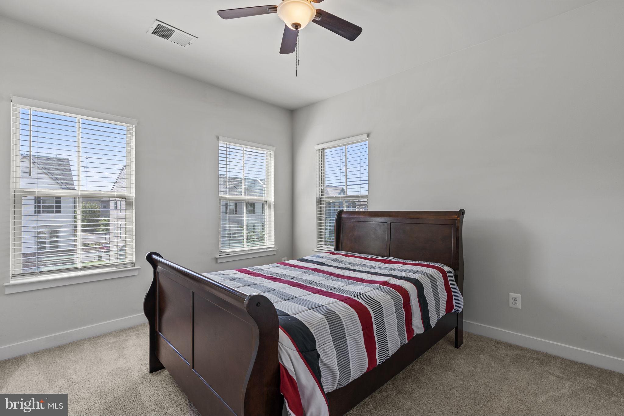2010 Serviceberry Road Dumfries, VA 22026 - Photo 17 of 39 Gallery Image 17