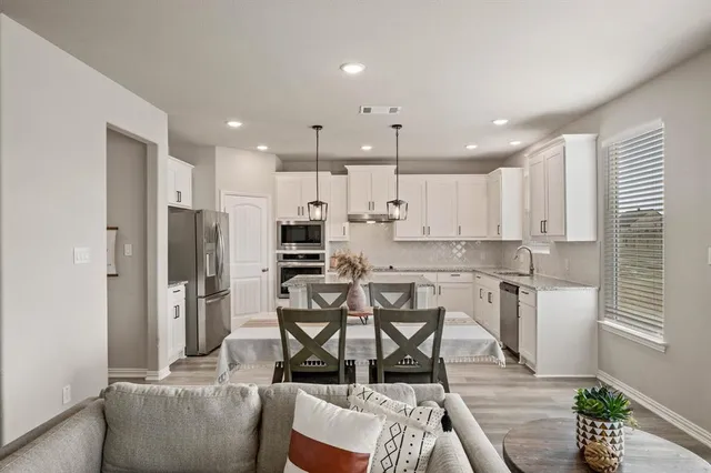 $3,800 | 127 Clearwater Court, Rhome, TX 76078