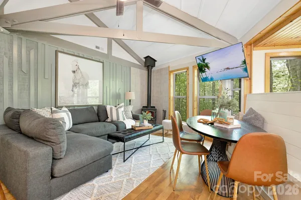 $500,000 | 125 Pond Creek Road, Beech Mountain, NC 28604