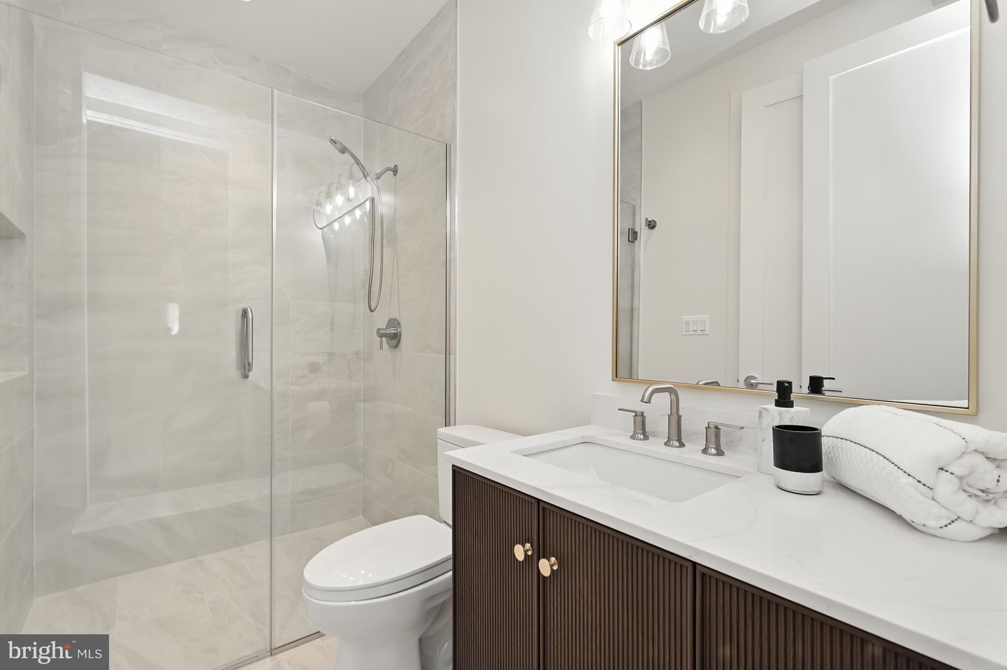 3622 S Street Northwest Washington, DC 20007 - Photo 32 of 53 Bedroom 3 en-suite bath