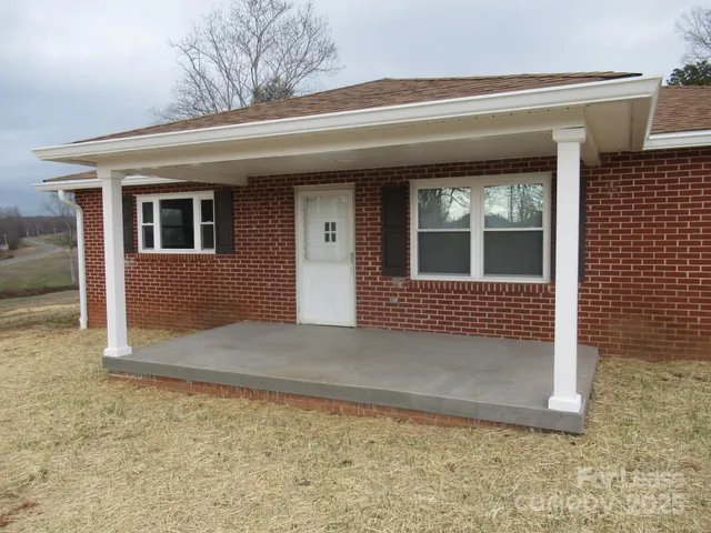 $1,600 | 7510 Palm Tree Church Road, Vale, NC 28168