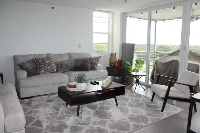 $4,000 | 3507 Oaks Way, Unit 603, Pompano Beach, FL 33069