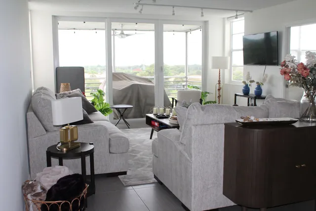 $4,000 | 3507 Oaks Way, Unit 603, Pompano Beach, FL 33069