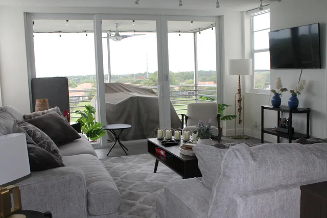 $4,000 | 3507 Oaks Way, Unit 603, Pompano Beach, FL 33069