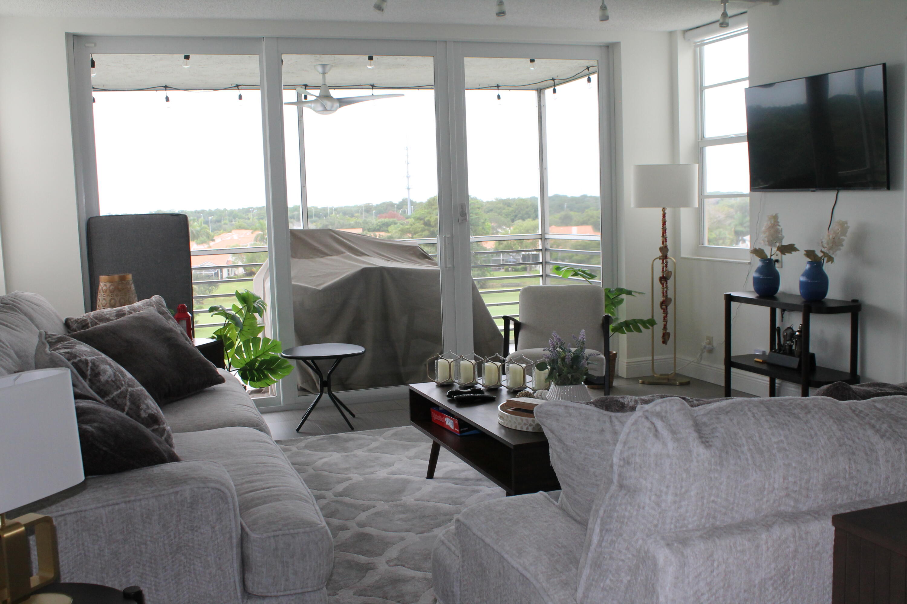 3507 Oaks Way, Unit 603 Pompano Beach, FL 33069 - Photo 13 of 32 10