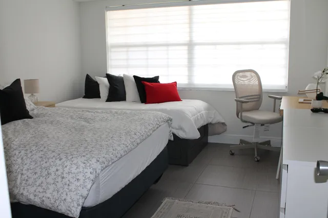 $4,000 | 3507 Oaks Way, Unit 603, Pompano Beach, FL 33069