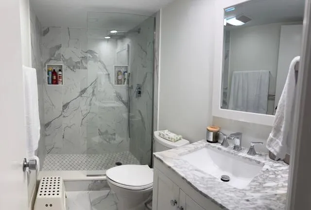 $4,000 | 3507 Oaks Way, Unit 603, Pompano Beach, FL 33069