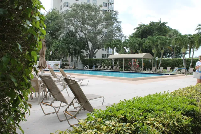 $4,000 | 3507 Oaks Way, Unit 603, Pompano Beach, FL 33069