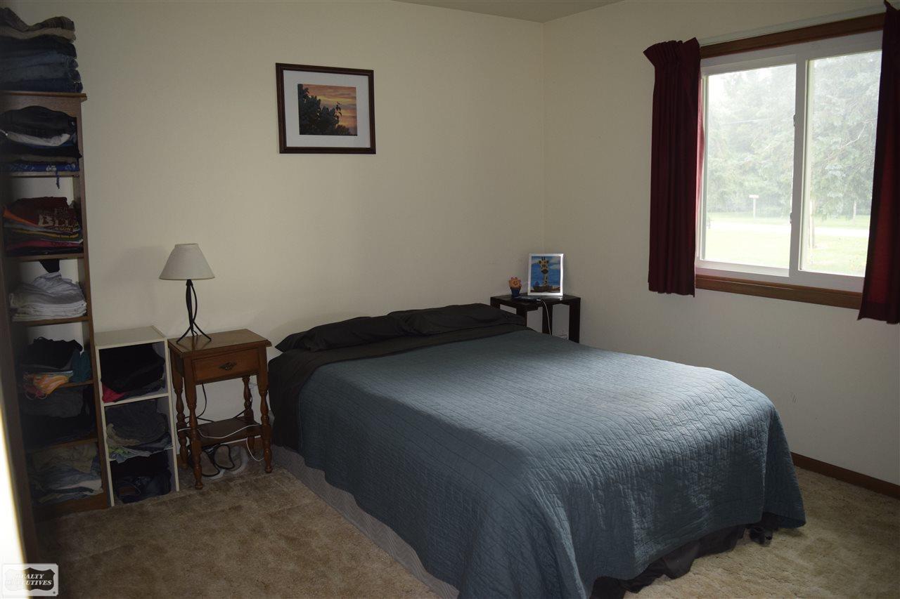 78409 Romeo Plank Road Armada, MI 48005 - Photo 20 of 32 Master Bedroom