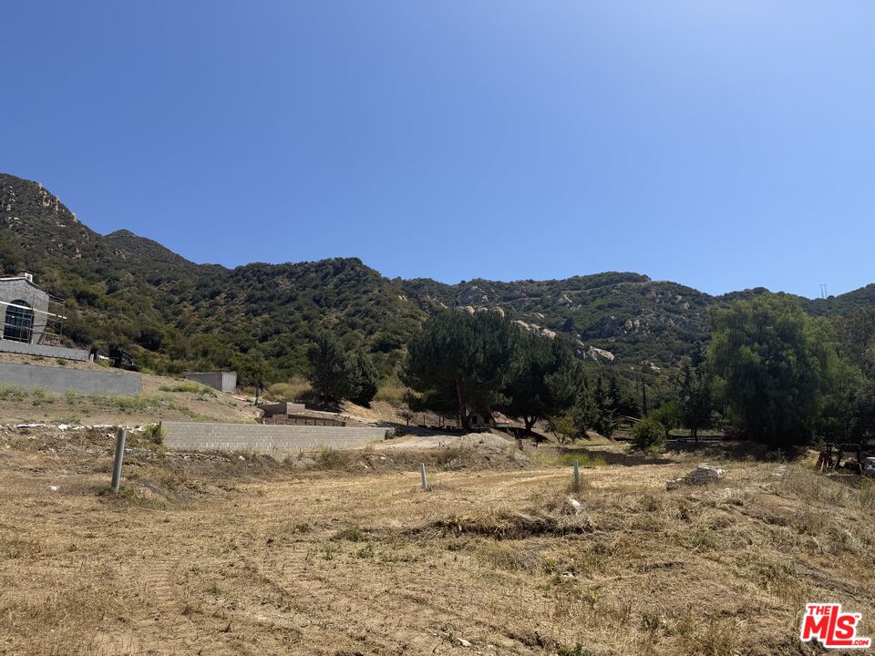 2116 Stunt Road Calabasas, CA 91302 - Photo 6 of 12
