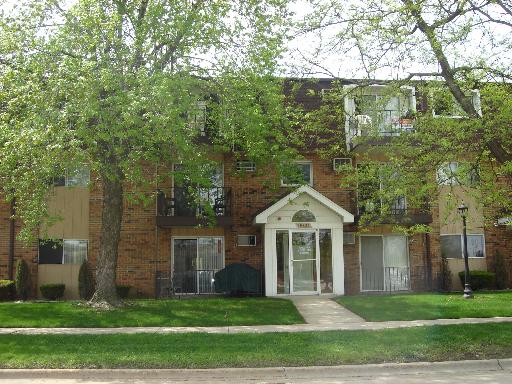 10430 South Ridgeland Avenue, Unit 12 Chicago Ridge, IL 60415 - Photo 1 of 1