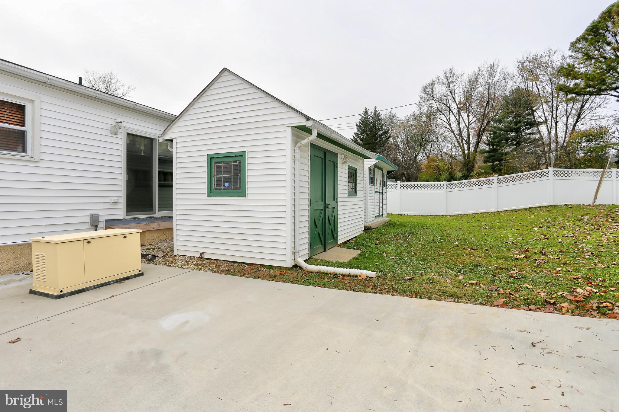 100 Oakmere Road Owings Mills, MD 21117 - Photo 29 of 38 Spacious yard