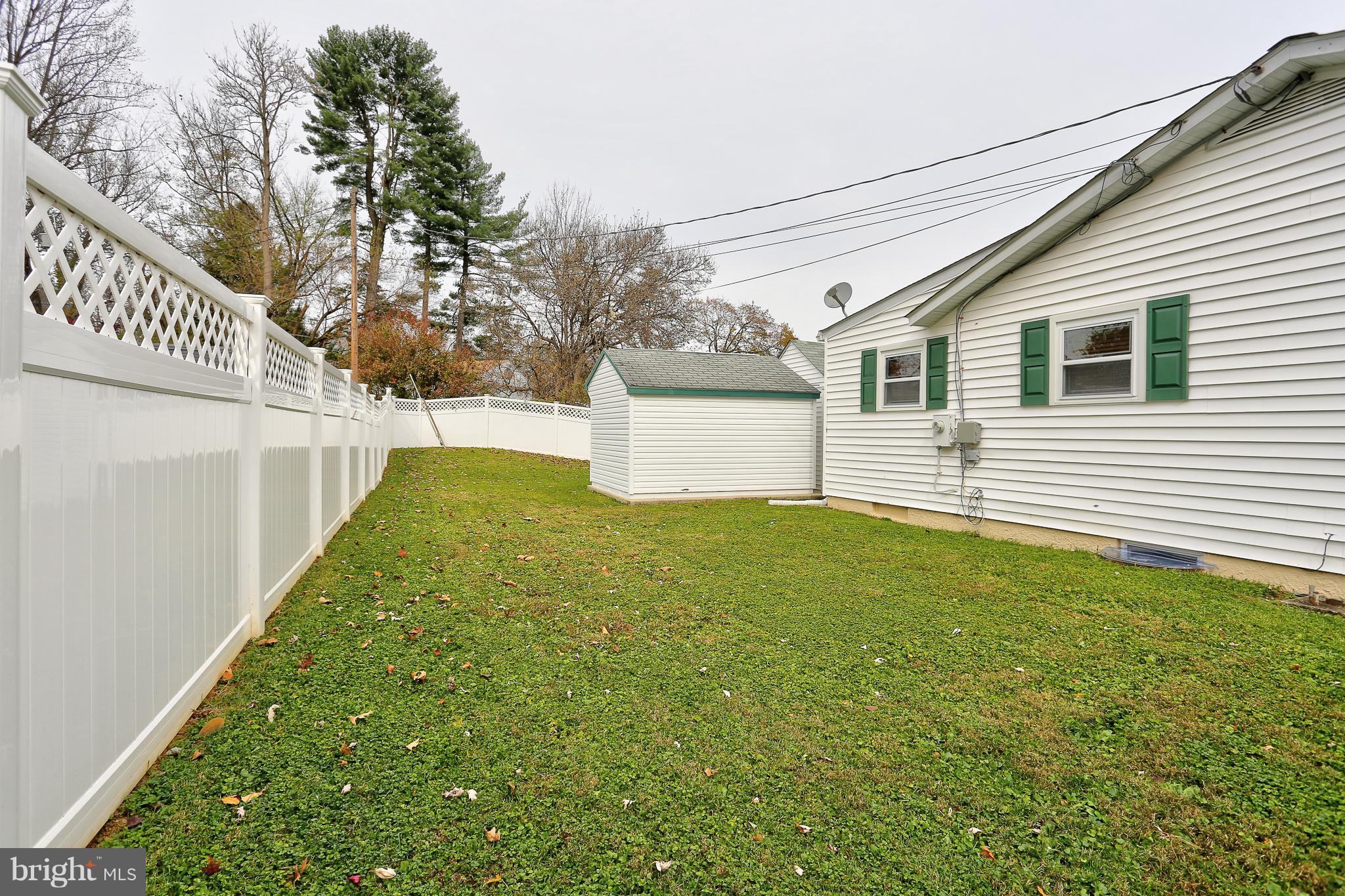 100 Oakmere Road Owings Mills, MD 21117 - Photo 32 of 38 w/ Rear fence