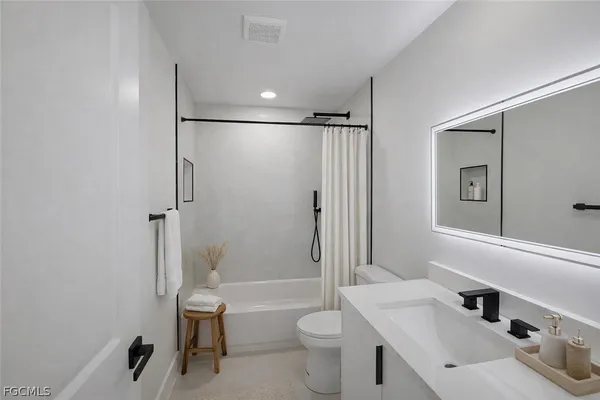 $1,800 | 4531-4529 18th Street Southwest, Lehigh Acres, FL 33973