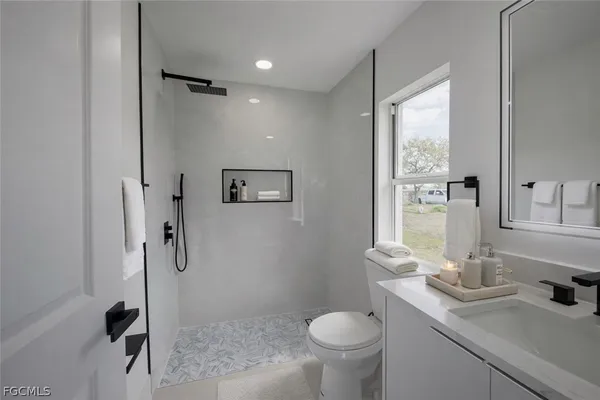$1,800 | 4531-4529 18th Street Southwest, Lehigh Acres, FL 33973