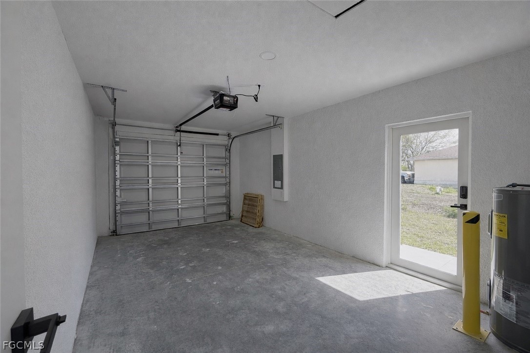 4529 18th Street Southwest Lehigh Acres, FL 33973 - Photo 46 of 50 a view of empty room with ceiling fan