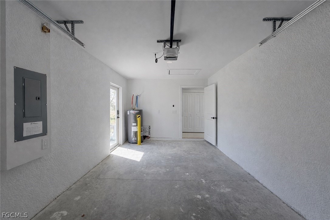 4529 18th Street Southwest Lehigh Acres, FL 33973 - Photo 47 of 50 a view of empty room with ceiling fan