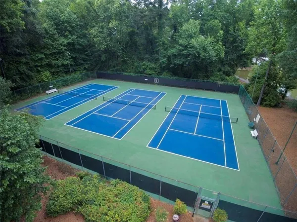 a view of an outdoor space