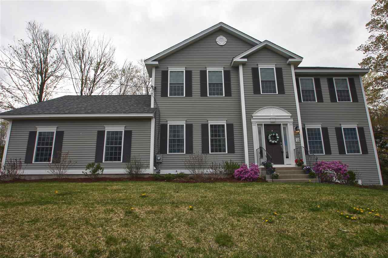 18 Old Chester Road Derry, NH 03038 - Photo 1 of 27
