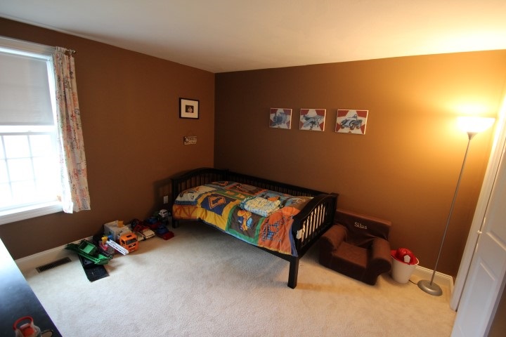 18 Old Chester Road Derry, NH 03038 - Photo 20 of 27