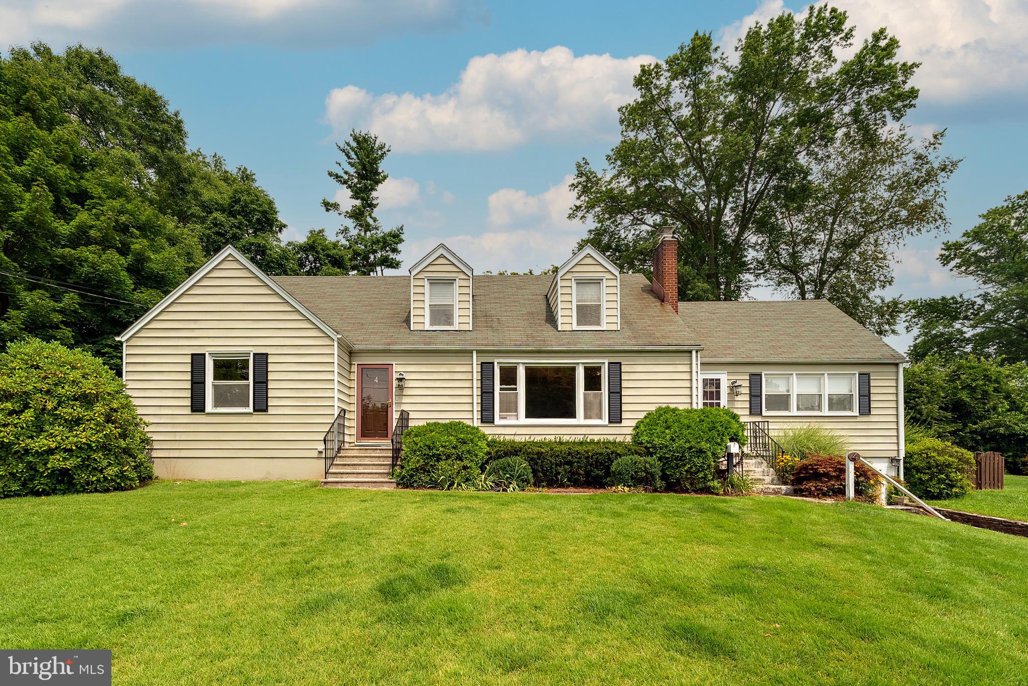 4 Hampton Road Ewing, NJ 08638 - Photo 1 of 37