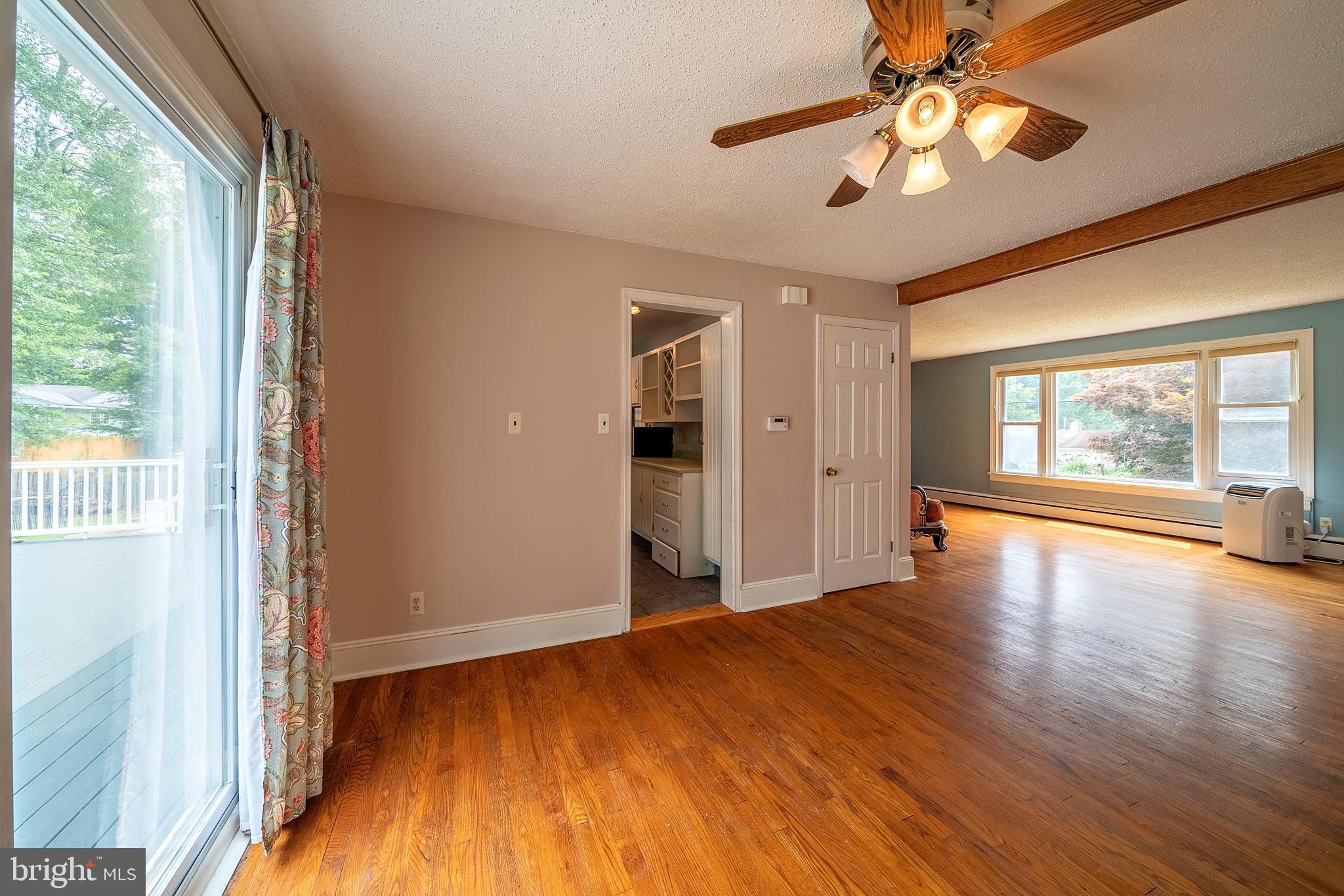 4 Hampton Road Ewing, NJ 08638 - Photo 11 of 37