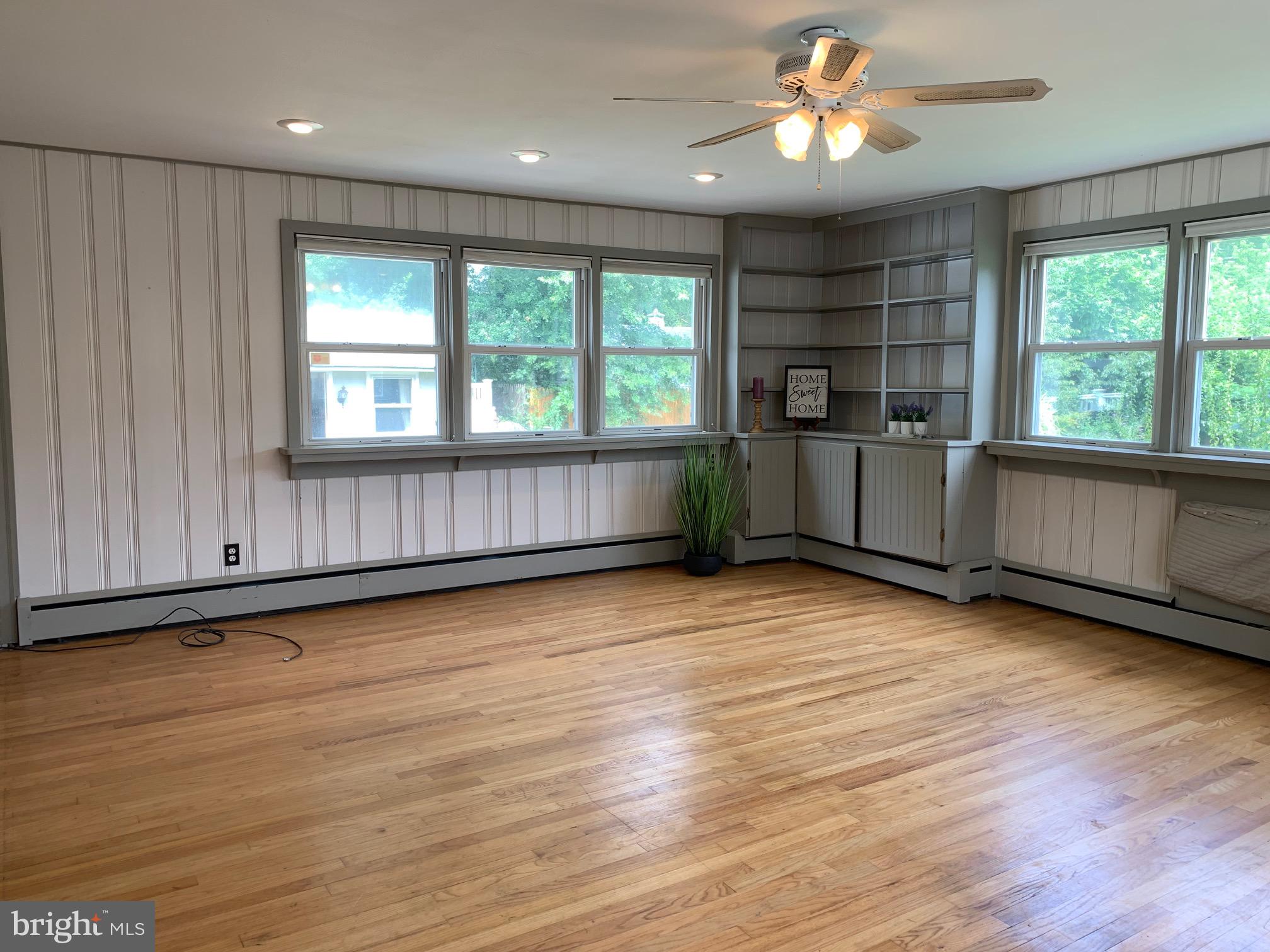 4 Hampton Road Ewing, NJ 08638 - Photo 3 of 37