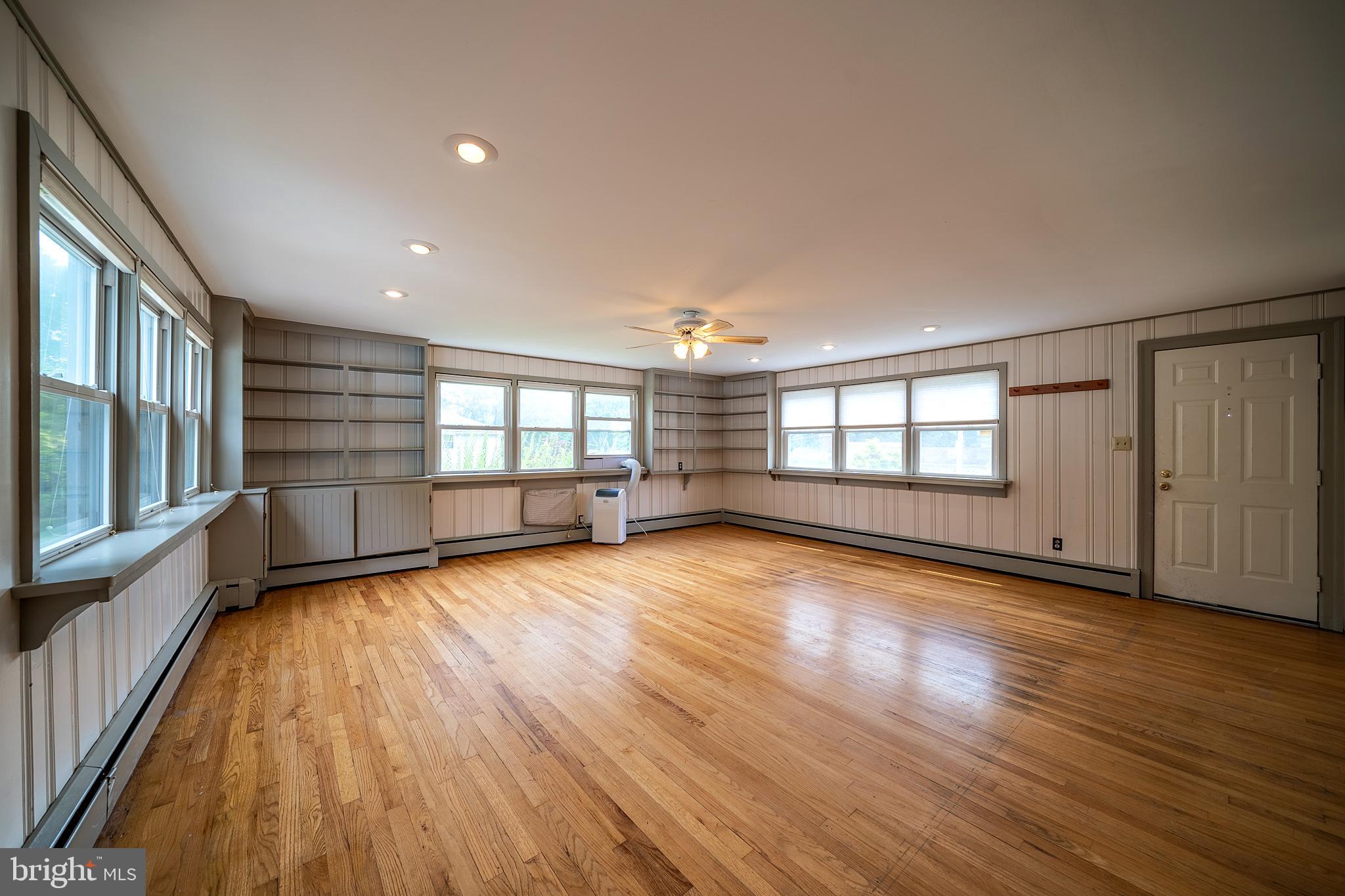 4 Hampton Road Ewing, NJ 08638 - Photo 4 of 37
