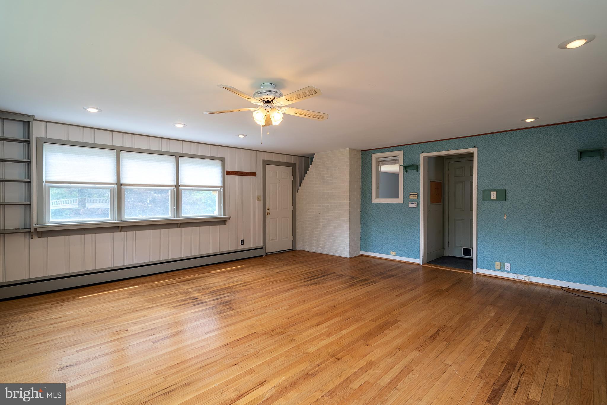 4 Hampton Road Ewing, NJ 08638 - Photo 5 of 37