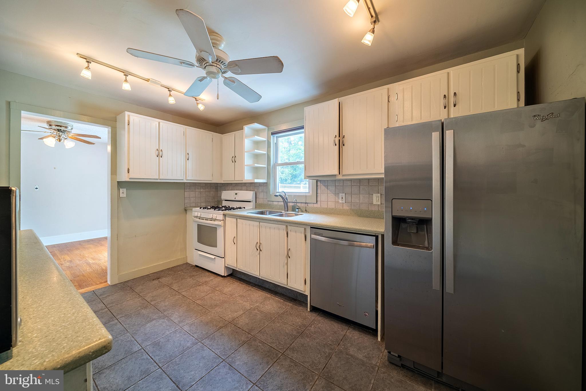 4 Hampton Road Ewing, NJ 08638 - Photo 6 of 37