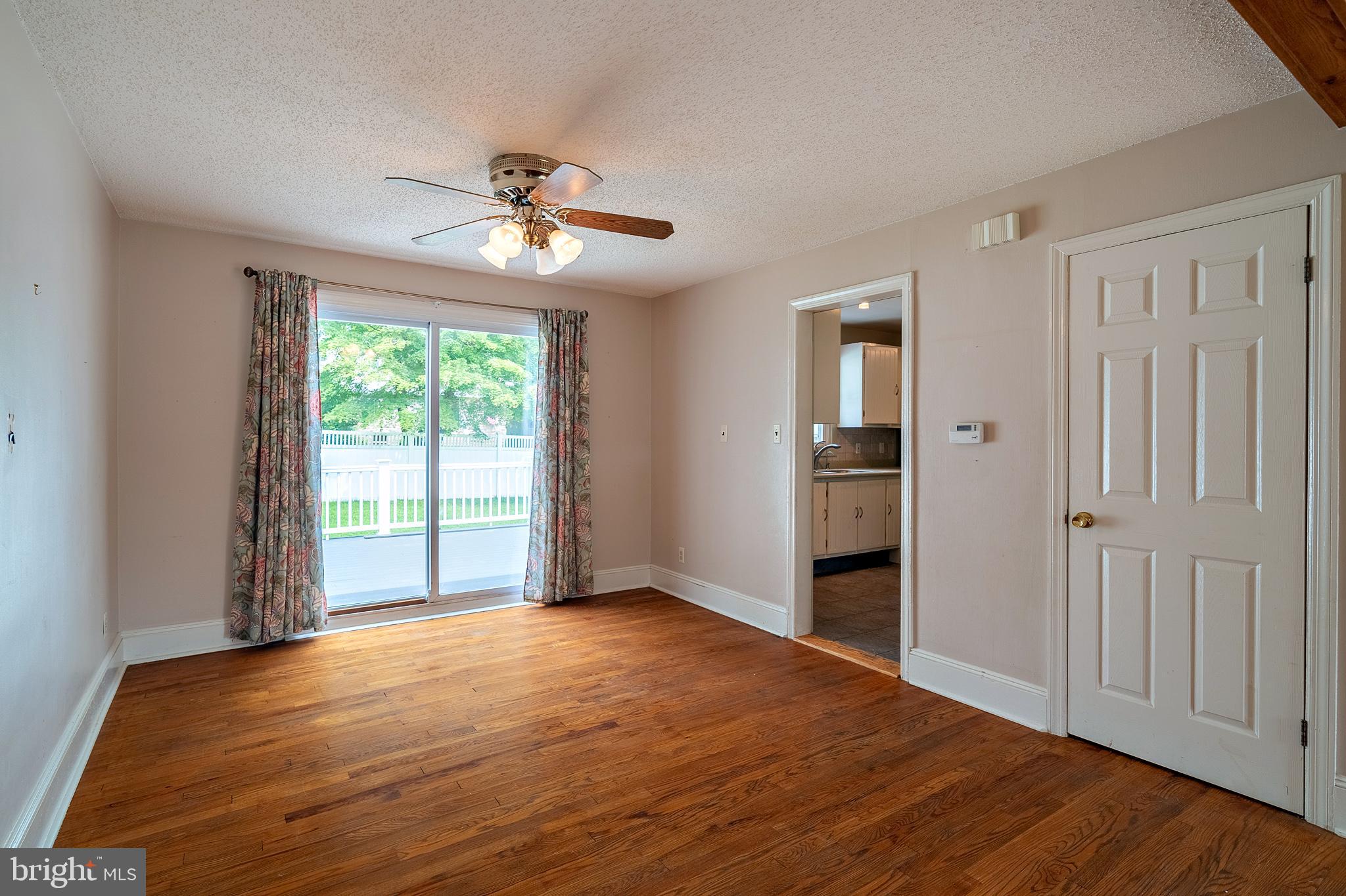 4 Hampton Road Ewing, NJ 08638 - Photo 10 of 37