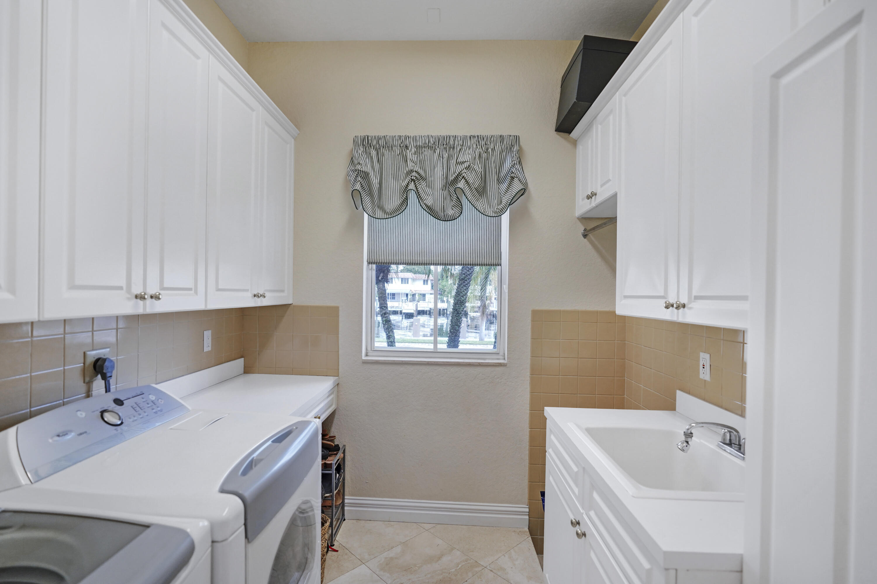 890 Northeast 79th Street Boca Raton, FL 33487 - Photo 44 of 109 DSC05702