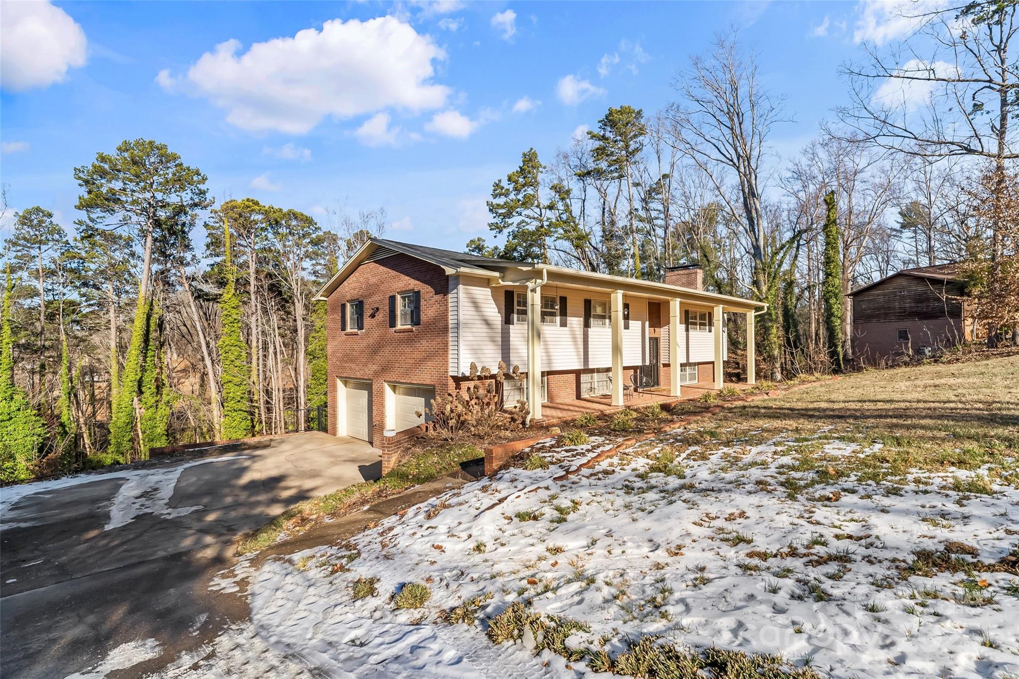 261 Skyline Road Hickory, NC 28601 - Photo 1 of 46 Gallery Image 1