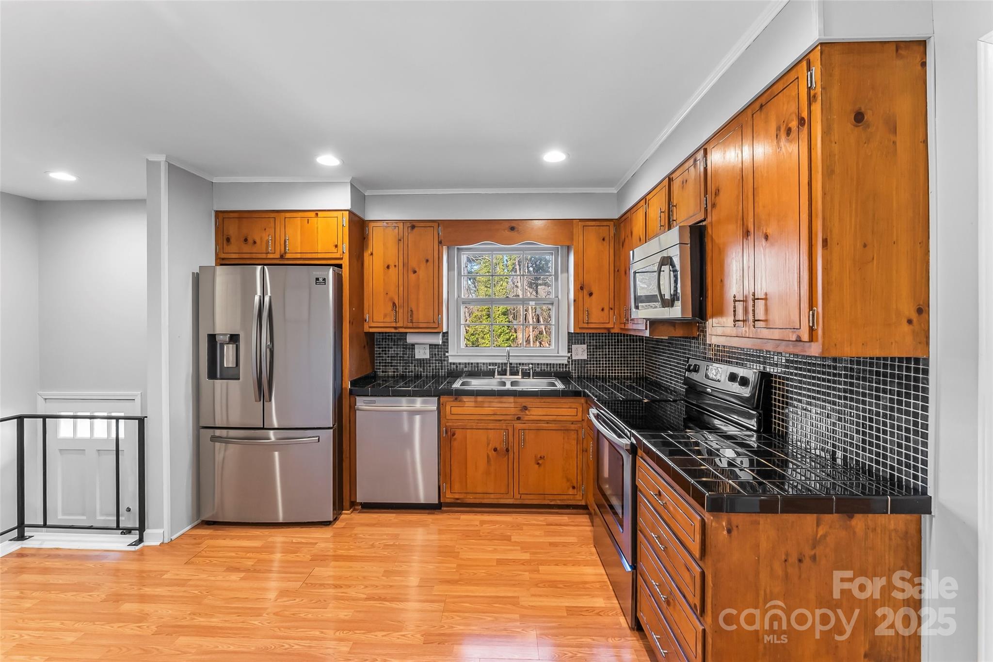 261 Skyline Road Hickory, NC 28601 - Photo 14 of 46 Gallery Image 14