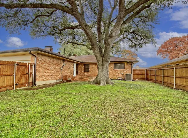 $2,500 | 6906 Kiva Lane, Dallas, TX 75227