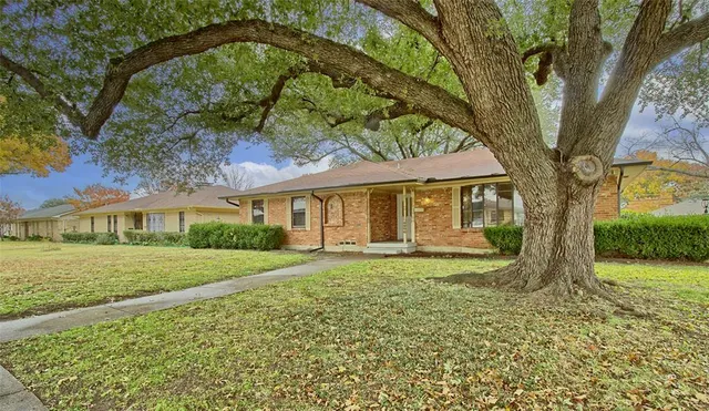 $2,500 | 6906 Kiva Lane, Dallas, TX 75227