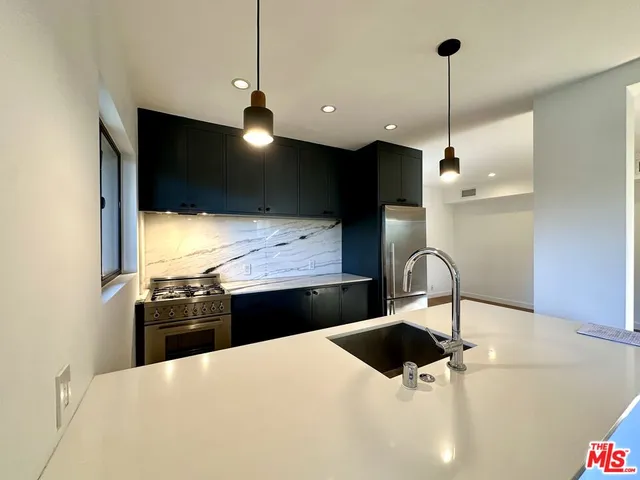 $3,650 | 833 Maltman Avenue, Los Angeles, CA 90026