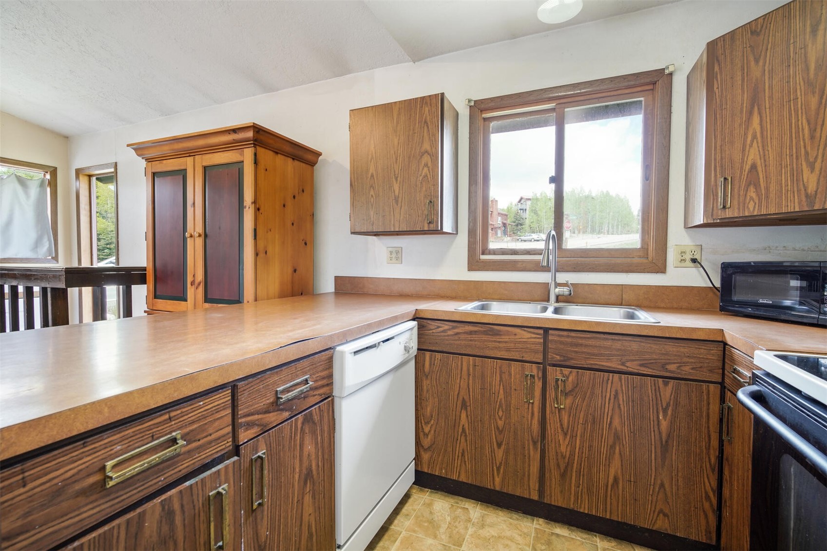 611 Ryan Gulch Road Silverthorne, CO 80498 - Photo 8 of 27 Gallery Image 8