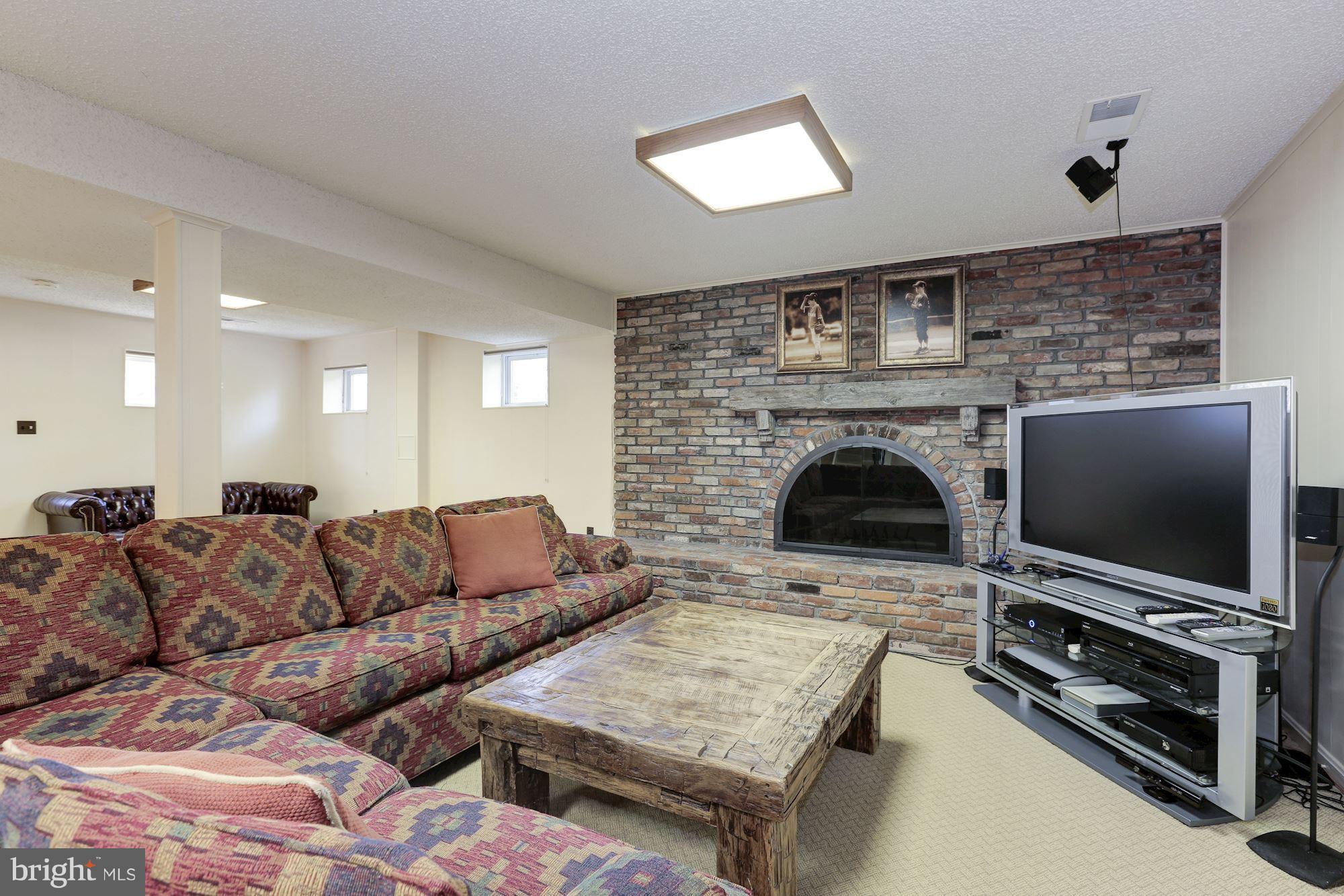 4087 Ridgeview Circle McLean, VA 22101 - Photo 22 of 29 Lower Level - Recreation Room
