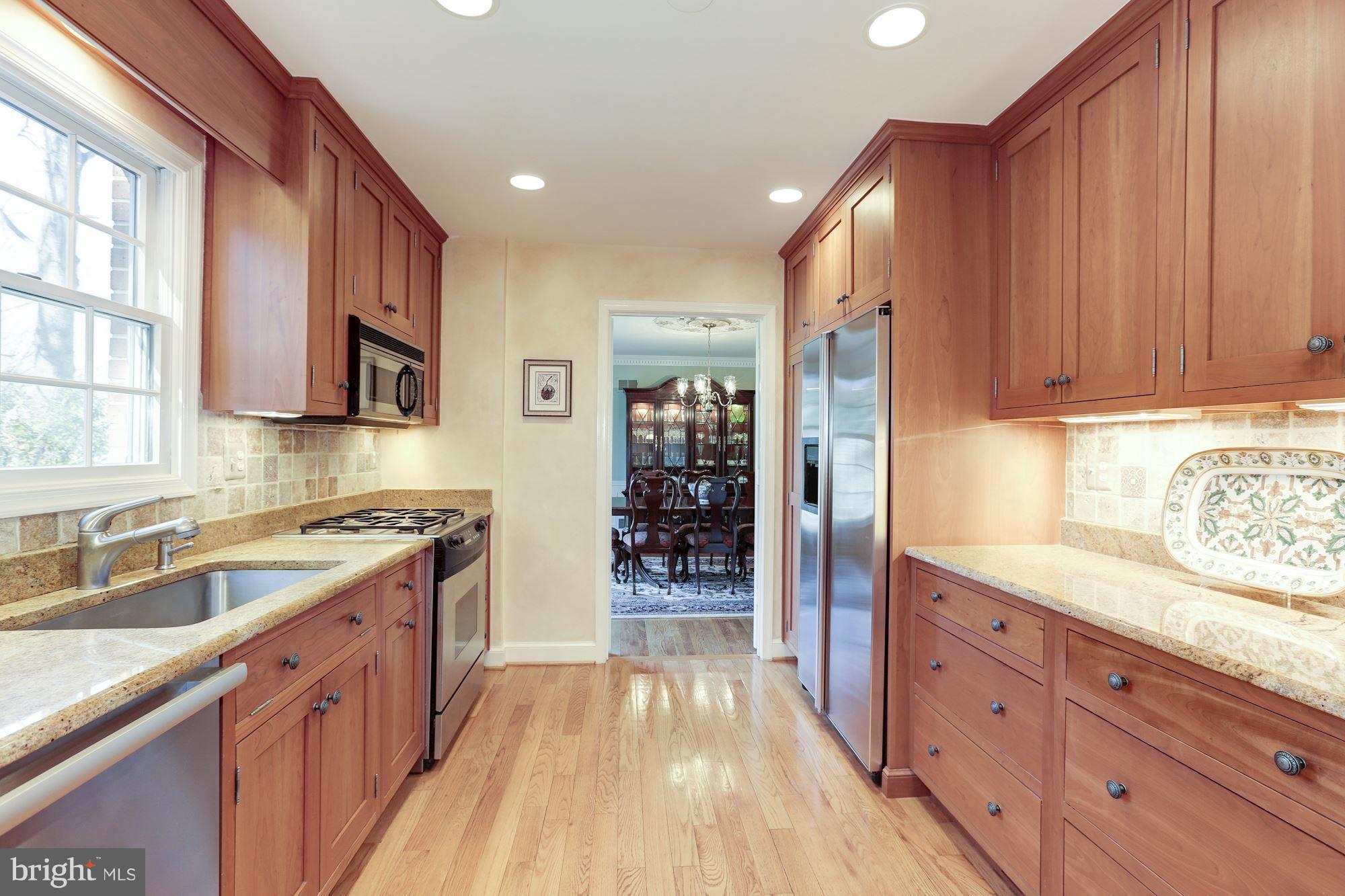 4087 Ridgeview Circle McLean, VA 22101 - Photo 8 of 29 Kitchen