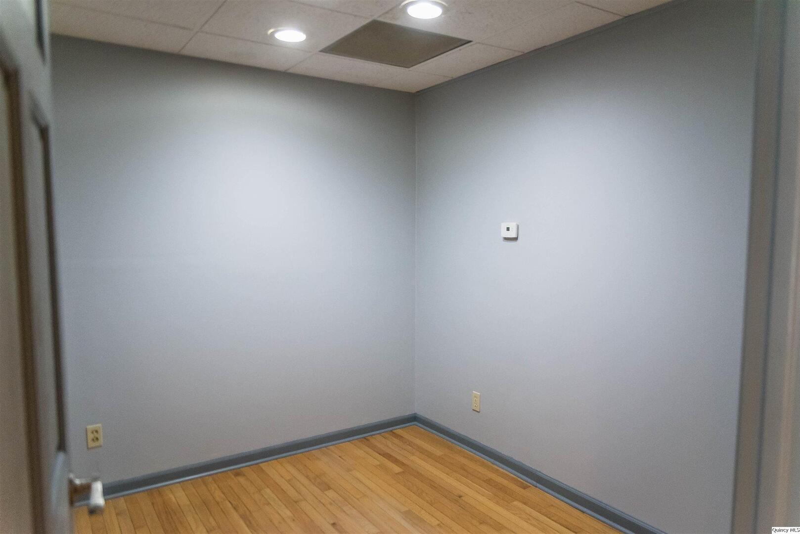 424 South 8th Street Quincy, IL 62301 - Photo 5 of 9 a view of room